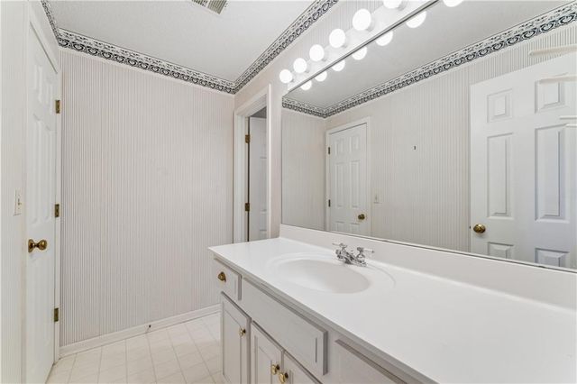 14936 Rhodes Circle, Lenexa, KS 66215
