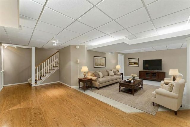 14936 Rhodes Circle, Lenexa, KS 66215