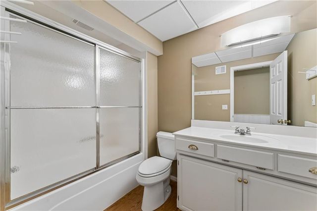14936 Rhodes Circle, Lenexa, KS 66215