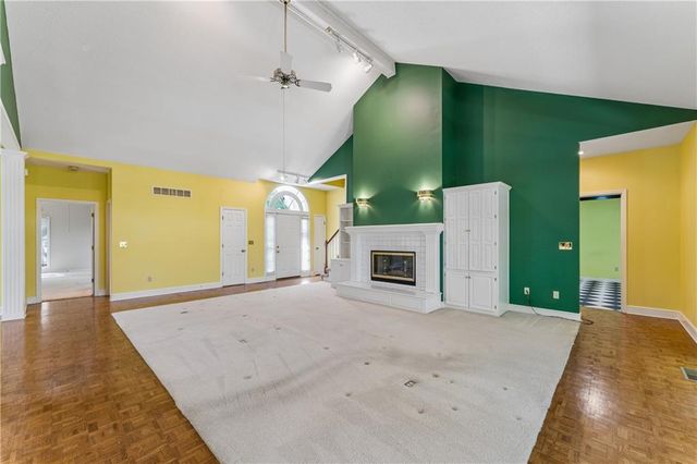 14936 Rhodes Circle, Lenexa, KS 66215