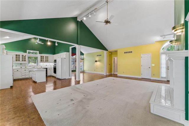 14936 Rhodes Circle, Lenexa, KS 66215