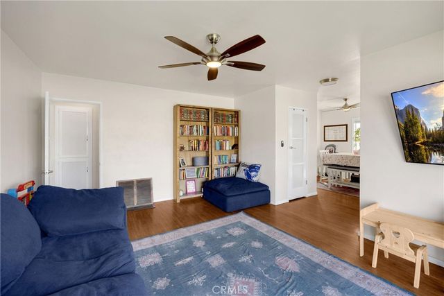 806 E I, Ontario, CA 91764