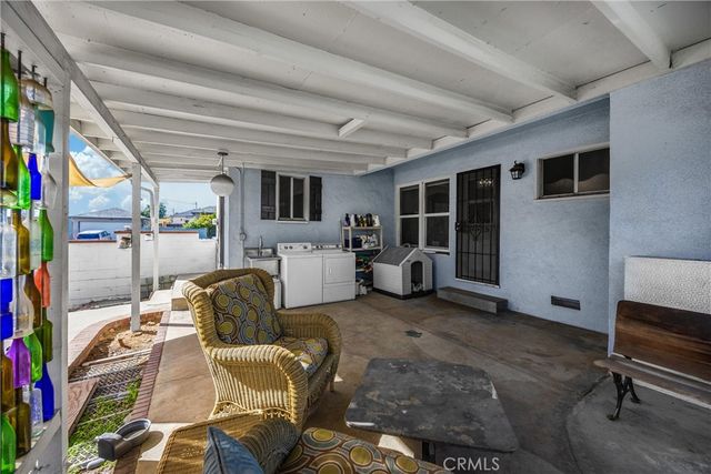 806 E I, Ontario, CA 91764