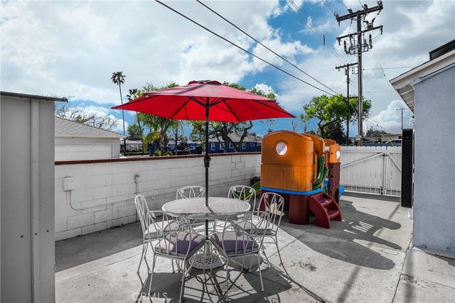 806 E I, Ontario, CA 91764