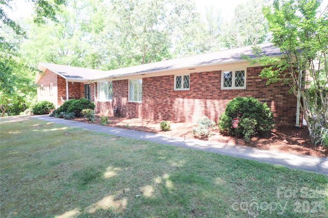 112 Forest Avenue NE, Valdese, NC 28690