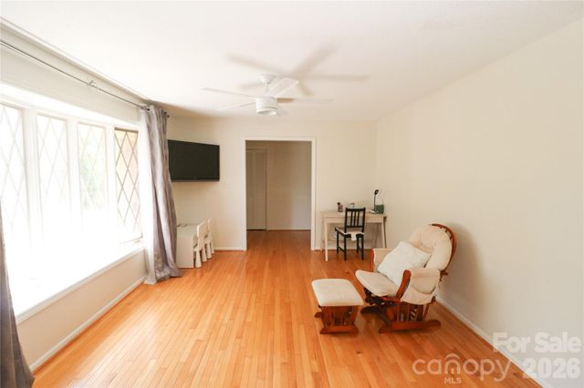 112 Forest Avenue NE, Valdese, NC 28690