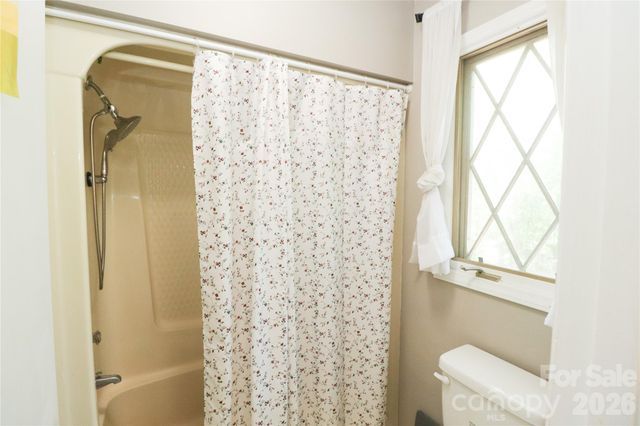 112 Forest Avenue NE, Valdese, NC 28690