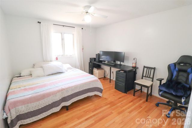 112 Forest Avenue NE, Valdese, NC 28690