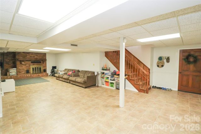 112 Forest Avenue NE, Valdese, NC 28690