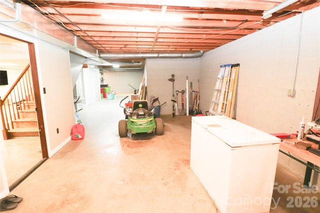 112 Forest Avenue NE, Valdese, NC 28690