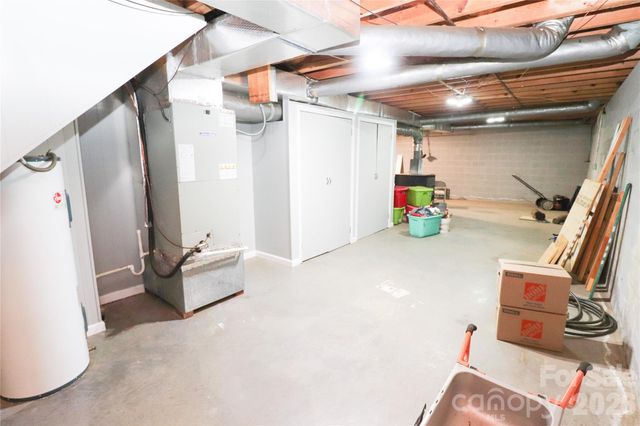 112 Forest Avenue NE, Valdese, NC 28690