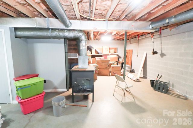112 Forest Avenue NE, Valdese, NC 28690