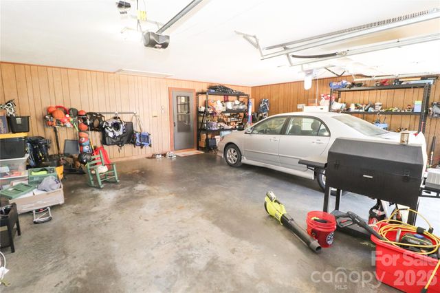 112 Forest Avenue NE, Valdese, NC 28690