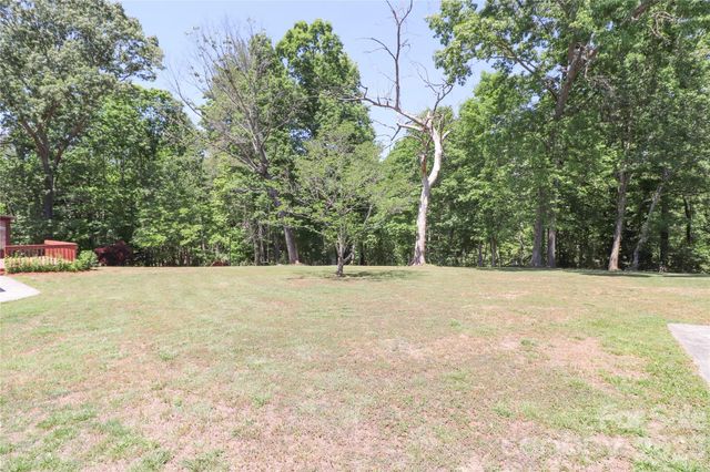 112 Forest Avenue NE, Valdese, NC 28690