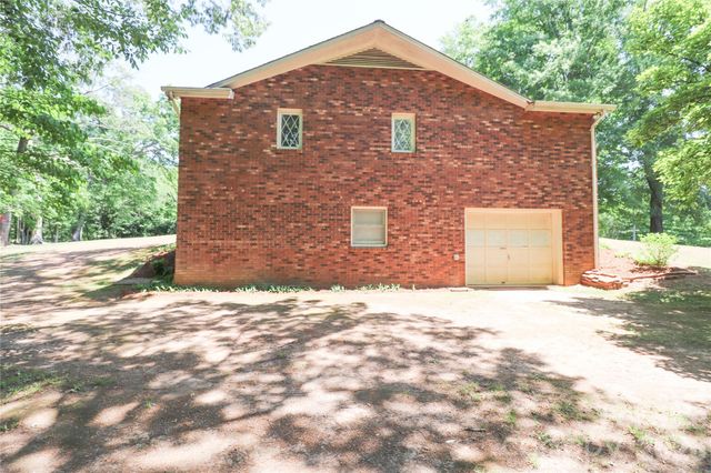 112 Forest Avenue NE, Valdese, NC 28690