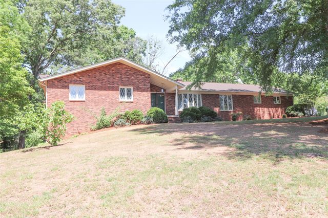112 Forest Avenue NE, Valdese, NC 28690