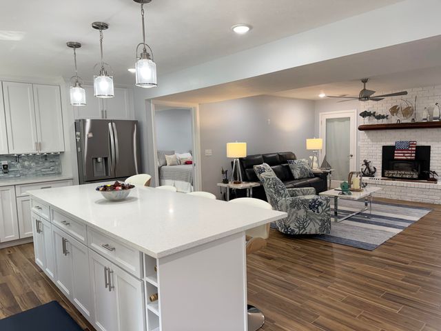 7 Port Holiday Drive Unit B, Kimberling City, MO 65686
