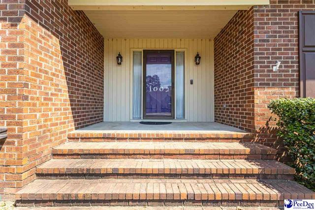 1002 Left Bank Dr, Florence, SC 29501