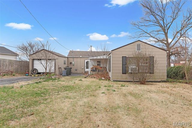 8832 Powell Avenue, St Louis, MO 63144