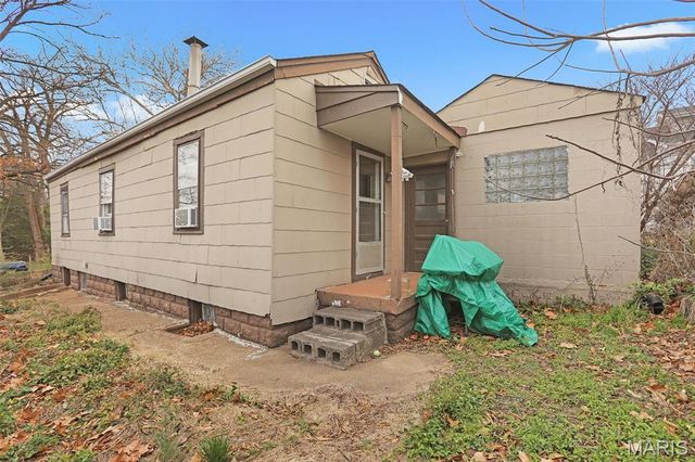 8832 Powell Avenue, St Louis, MO 63144