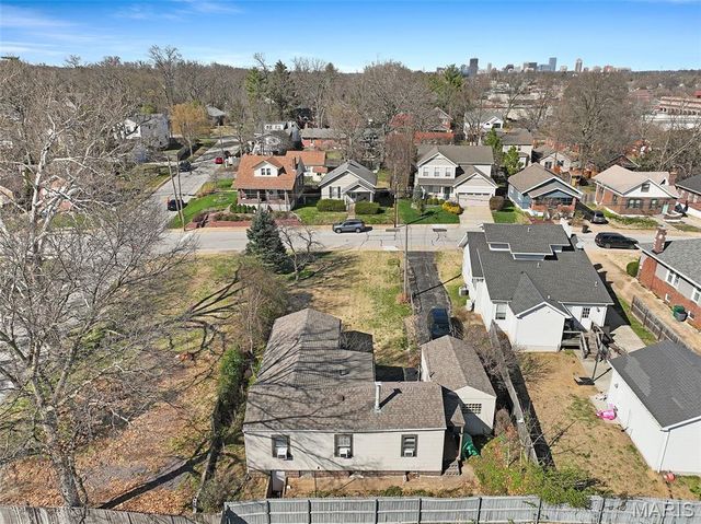 8832 Powell Avenue, St Louis, MO 63144