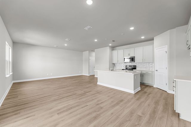 4022 Lemon Grass Lane, Ravenel, SC 29470