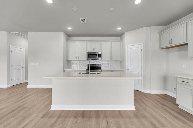4022 Lemon Grass Lane, Ravenel, SC 29470