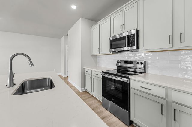 4022 Lemon Grass Lane, Ravenel, SC 29470