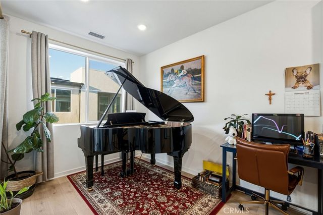 960 N Tangent Privado 303, Ontario, CA 91764
