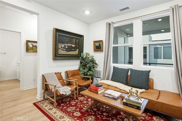 960 N Tangent Privado 303, Ontario, CA 91764