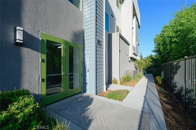 960 N Tangent Privado 303, Ontario, CA 91764