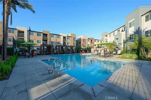 960 N Tangent Privado 303, Ontario, CA 91764