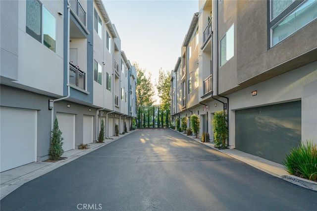 960 N Tangent Privado 303, Ontario, CA 91764