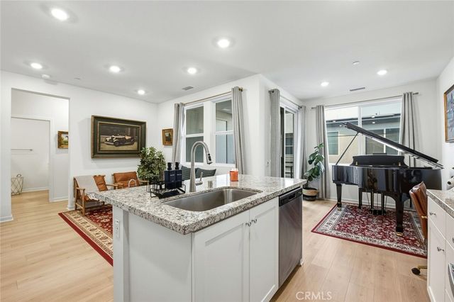 960 N Tangent Privado 303, Ontario, CA 91764