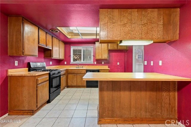 43637 Rembrandt, Lancaster, CA 93535