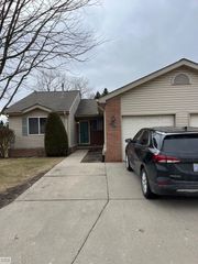 24381 Juliet Drive, Center Line, MI 48015