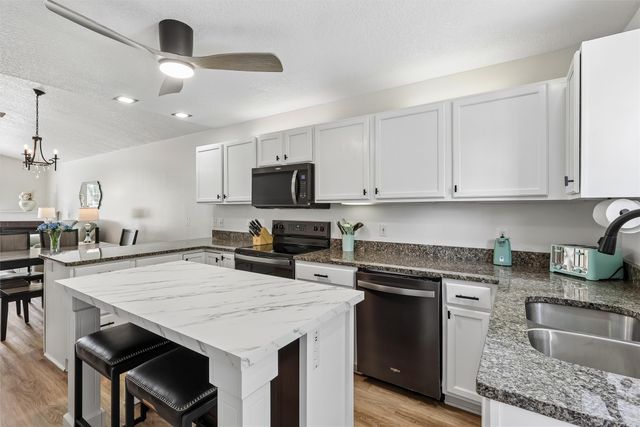 495 S 51st Street 29, West Des Moines, IA 50265