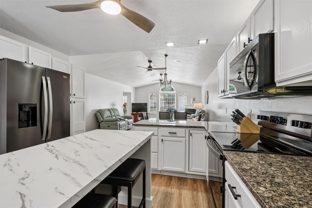 495 S 51st Street 29, West Des Moines, IA 50265