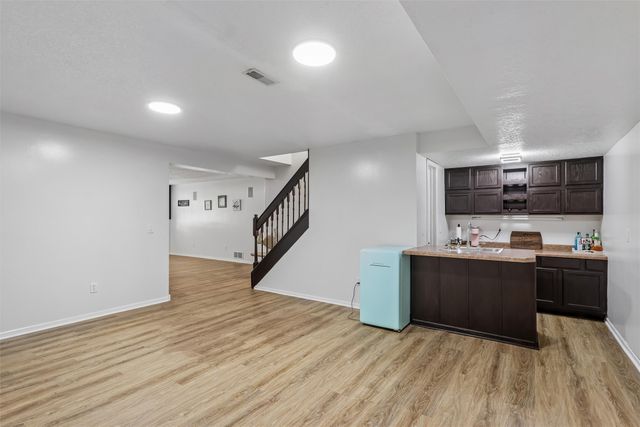 495 S 51st Street 29, West Des Moines, IA 50265