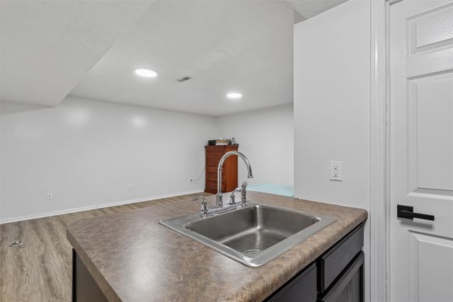 495 S 51st Street 29, West Des Moines, IA 50265