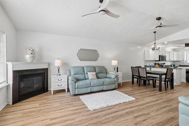 495 S 51st Street 29, West Des Moines, IA 50265