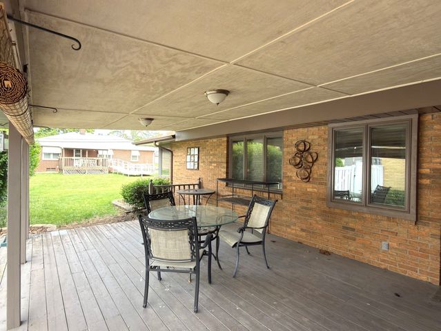 910 Catherine Street, Joliet, IL 60435