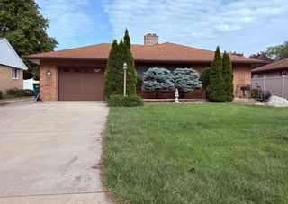 910 Catherine Street, Joliet, IL 60435