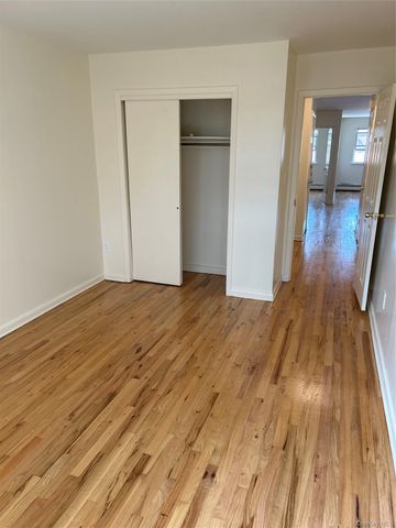 914 E 211th Street, Bronx, NY 10469