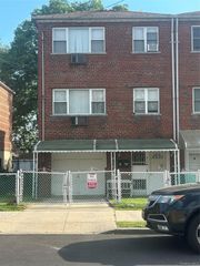 914 E 211th Street, Bronx, NY 10469