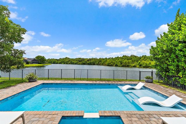 518 Carrara Court, Jupiter, FL 33478