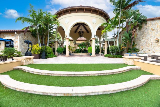 518 Carrara Court, Jupiter, FL 33478