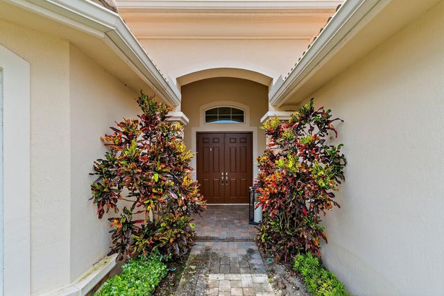 518 Carrara Court, Jupiter, FL 33478