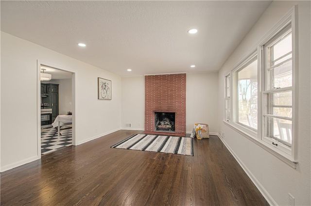 7800 Booth Avenue, Kansas City, MO 64138