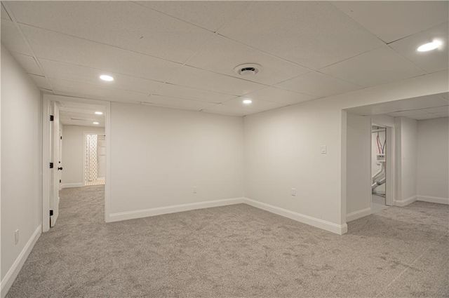 7800 Booth Avenue, Kansas City, MO 64138